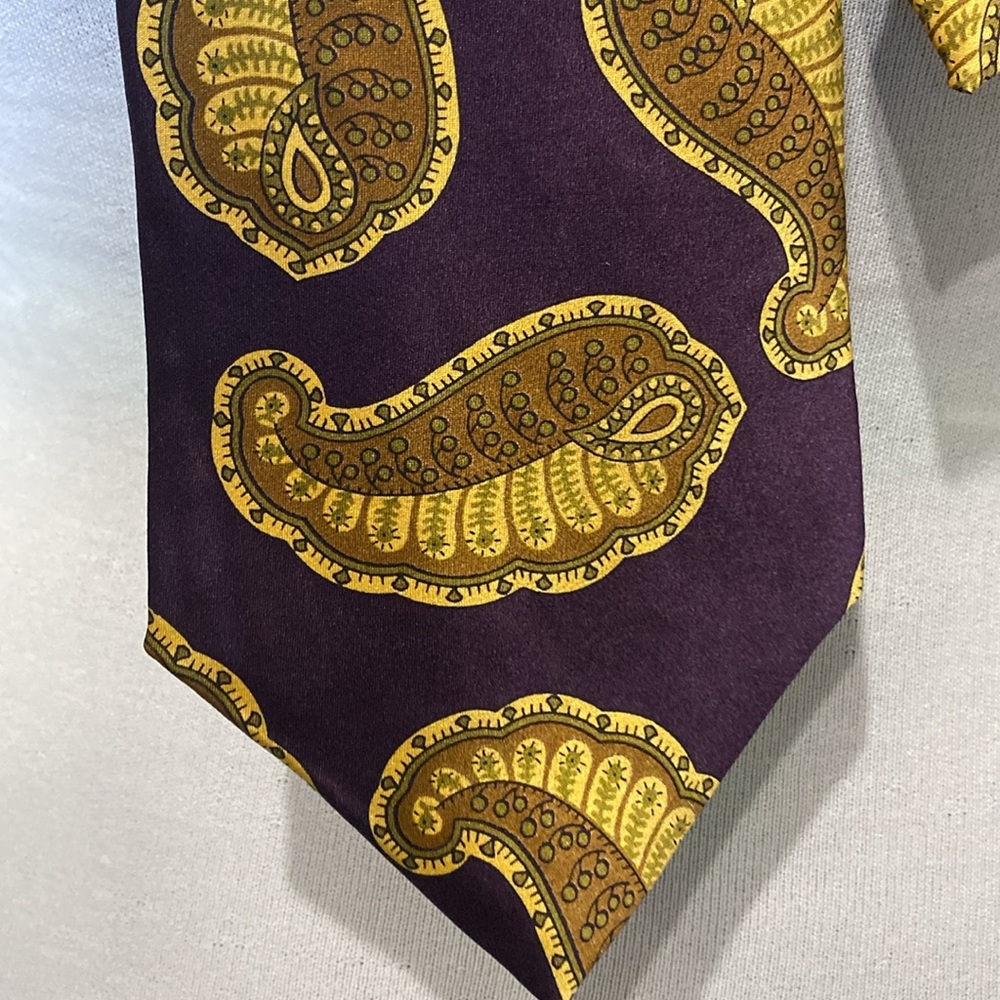 NWT Christian Dior 💯% Silk Paisley Patterned Tie Made in USA - Picture 3 of 7